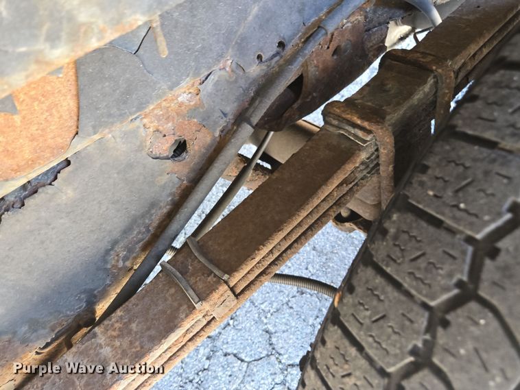 image for item DW1891 2004 Chevrolet 1500 school bus