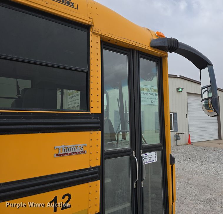 image for item DW3229 2005 Thomas Built Buses Saf-T-Liner school bus