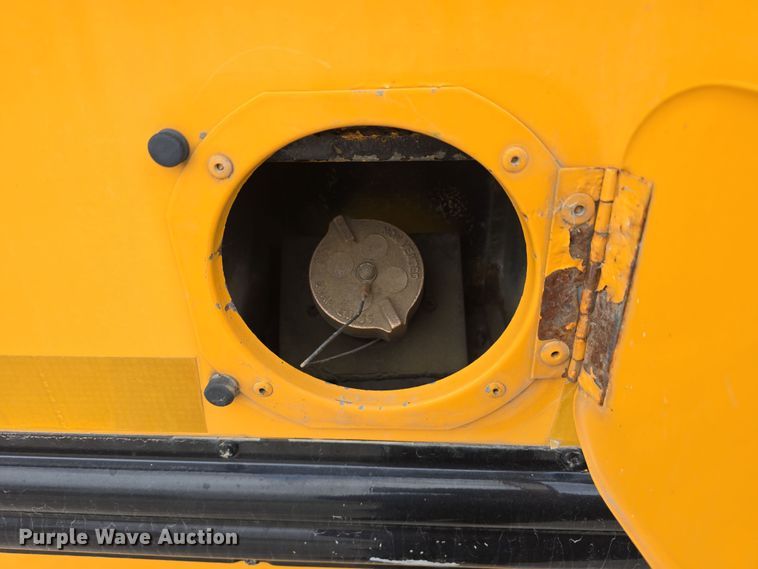 image for item DW3229 2005 Thomas Built Buses Saf-T-Liner school bus