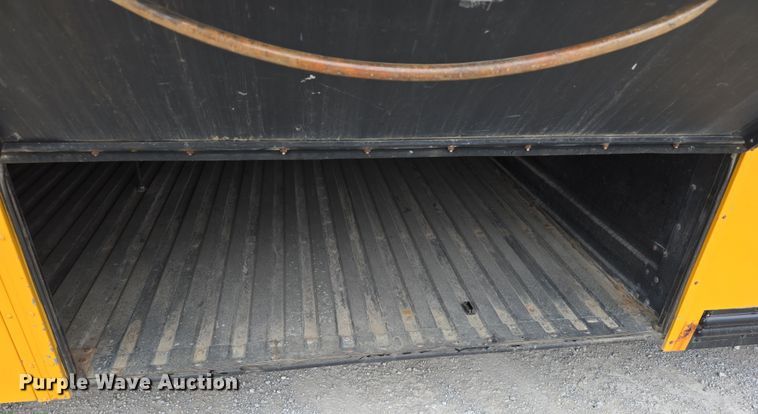 image for item DW3229 2005 Thomas Built Buses Saf-T-Liner school bus