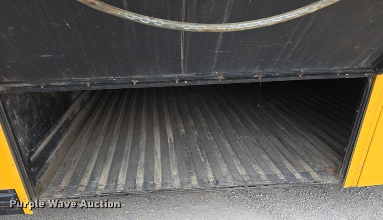 image for item DW3229 2005 Thomas Built Buses Saf-T-Liner school bus