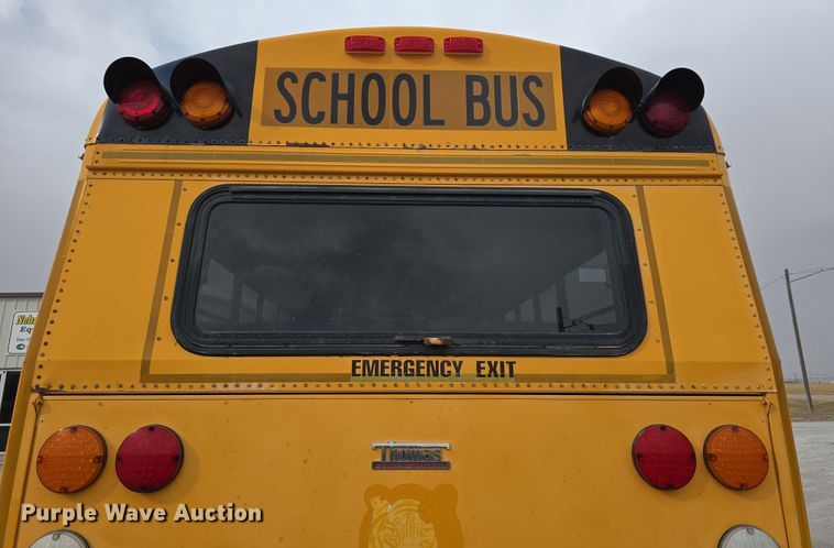 image for item DW3229 2005 Thomas Built Buses Saf-T-Liner school bus