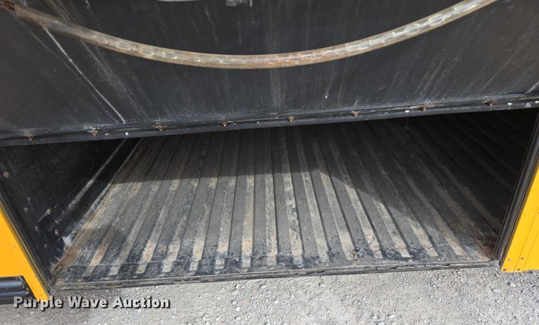 image for item DW3229 2005 Thomas Built Buses Saf-T-Liner school bus