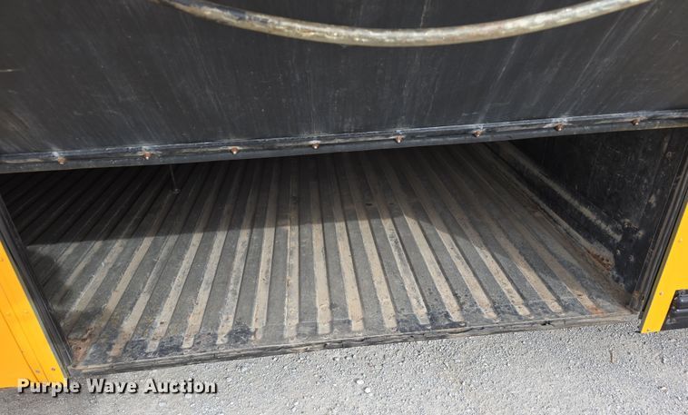 image for item DW3229 2005 Thomas Built Buses Saf-T-Liner school bus