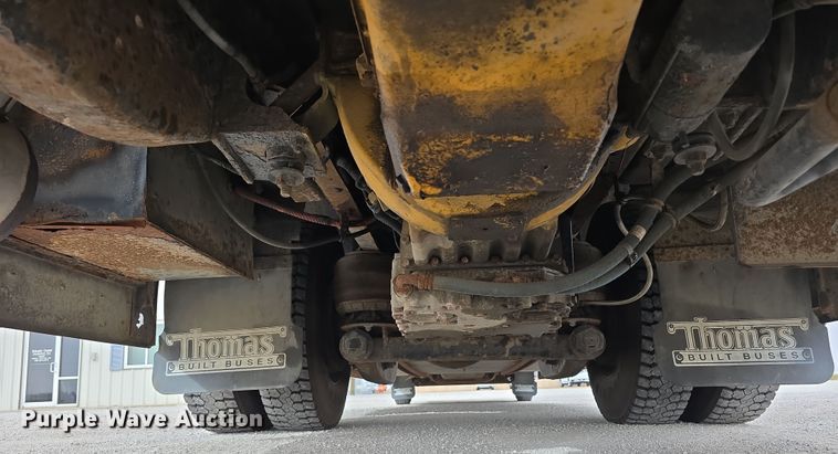 image for item DW3229 2005 Thomas Built Buses Saf-T-Liner school bus