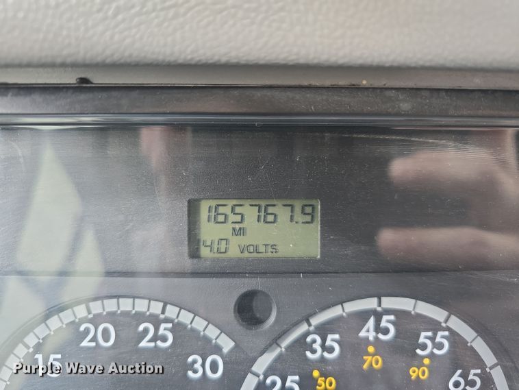 image for item DW3229 2005 Thomas Built Buses Saf-T-Liner school bus