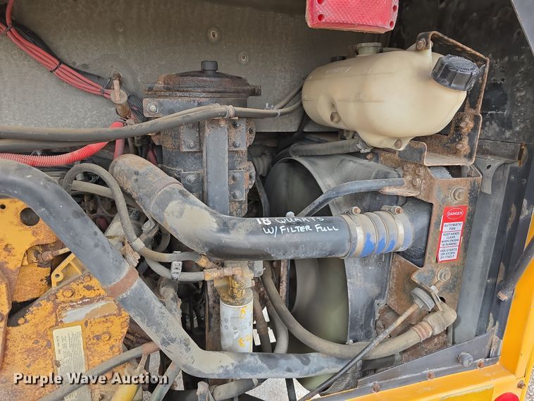 image for item DW3229 2005 Thomas Built Buses Saf-T-Liner school bus