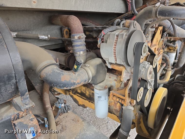 image for item DW3229 2005 Thomas Built Buses Saf-T-Liner school bus