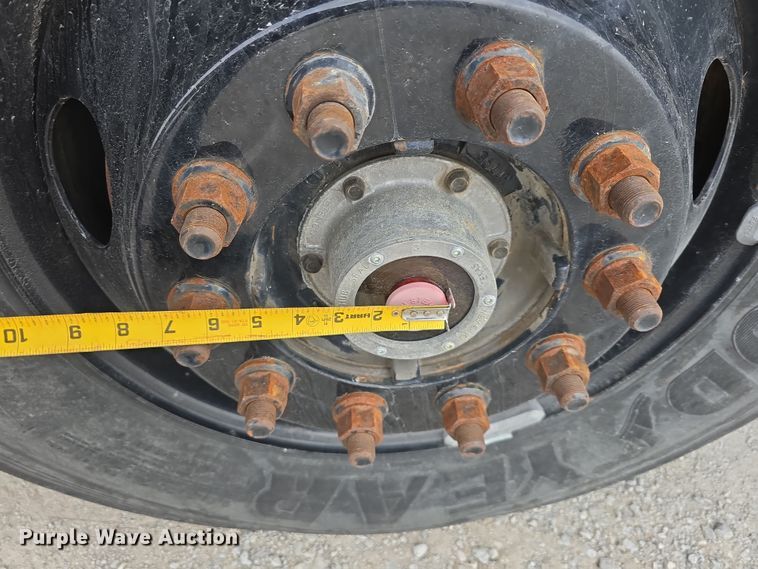 image for item DW3229 2005 Thomas Built Buses Saf-T-Liner school bus