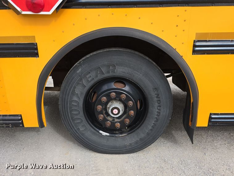 image for item DW3229 2005 Thomas Built Buses Saf-T-Liner school bus