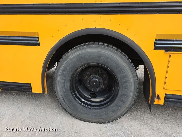 image for item DW3229 2005 Thomas Built Buses Saf-T-Liner school bus