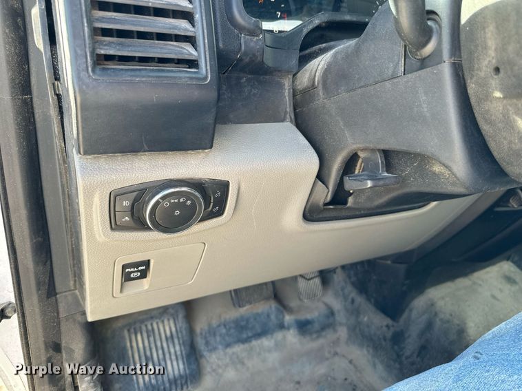 image for item DW5084 2016 Ford F150 pickup truck