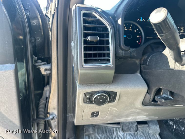 image for item DW5096 2016 Ford F150 SuperCrew pickup truck