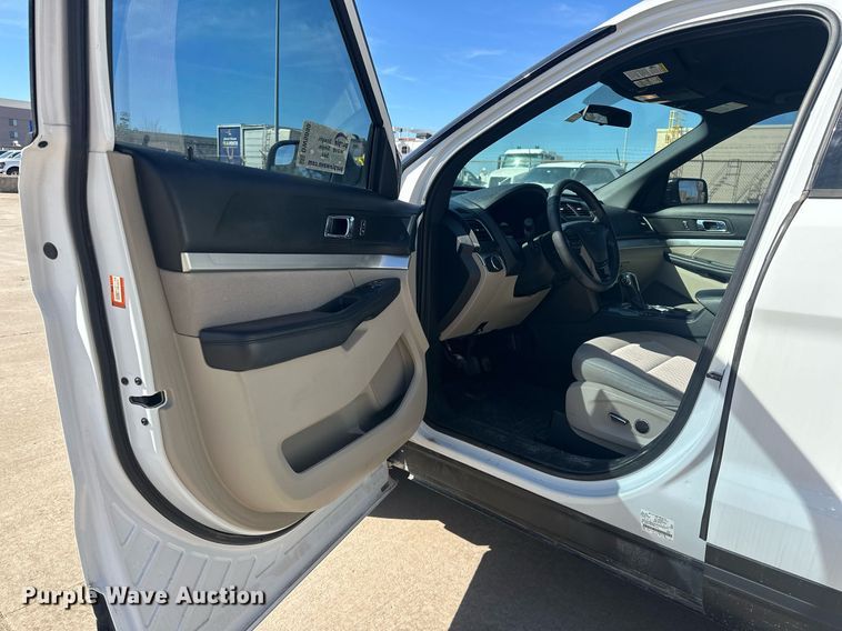 image for item DW5098 2018 Ford Explorer SUV