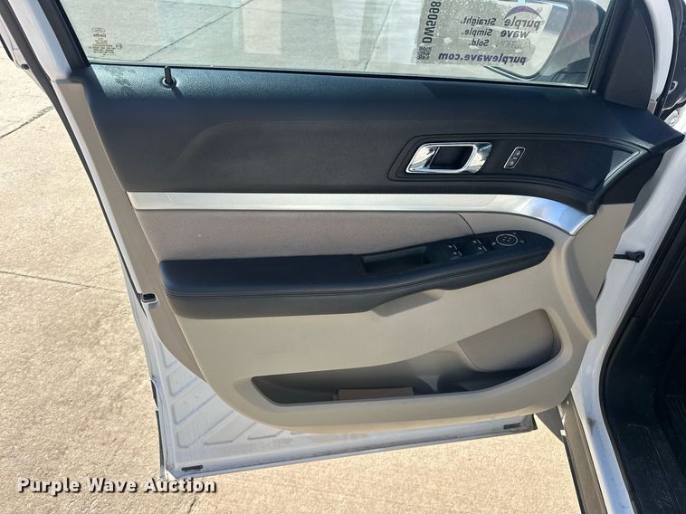 image for item DW5098 2018 Ford Explorer SUV