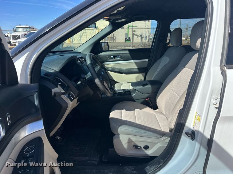 image for item DW5098 2018 Ford Explorer SUV