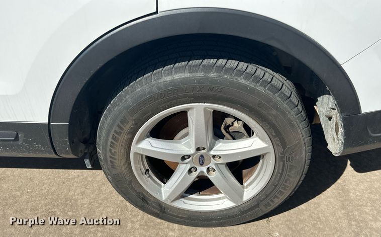 image for item DW5098 2018 Ford Explorer SUV