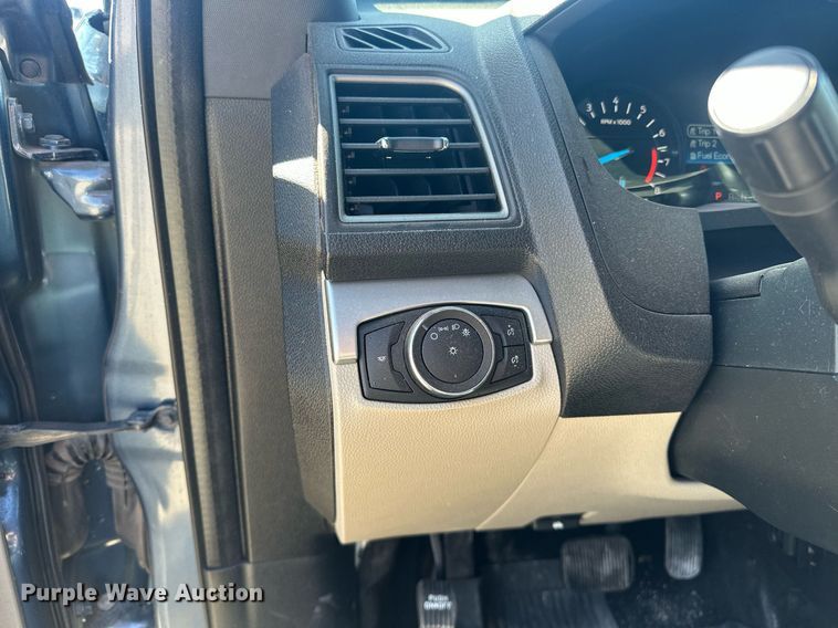 image for item DW5099 2018 Ford Explorer SUV