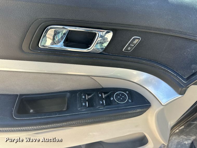 image for item DW5100 2018 Ford Explorer SUV