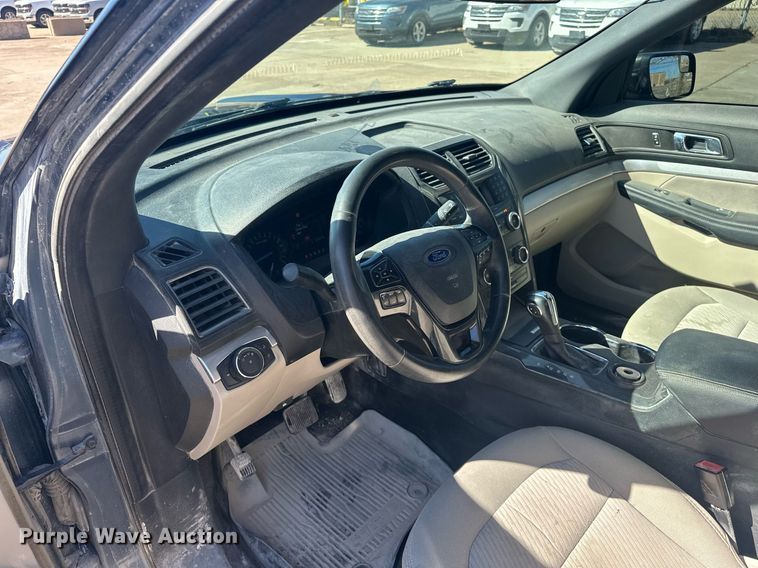 image for item DW5100 2018 Ford Explorer SUV