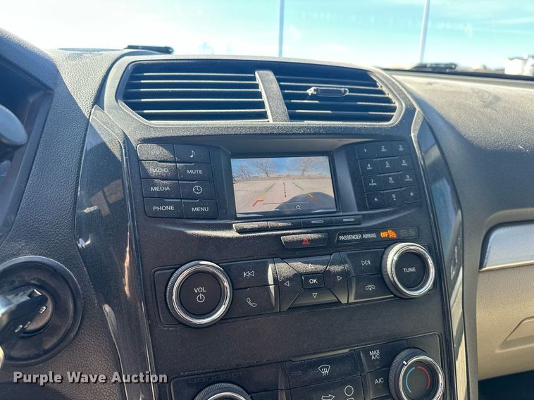 image for item DW5100 2018 Ford Explorer SUV