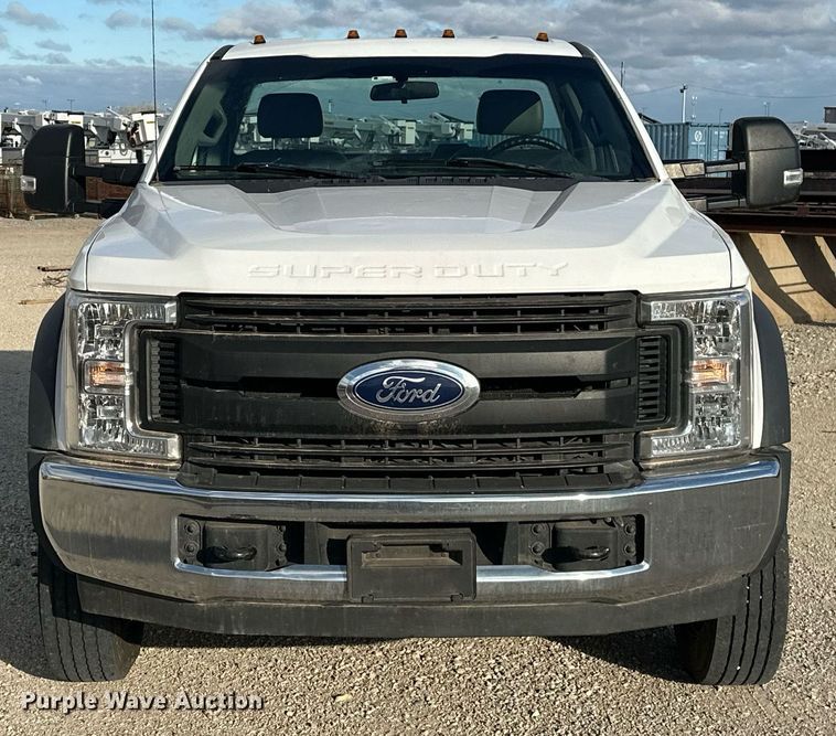 image for item DW5106 2019 Ford F550 Super Duty truck cab and chassis