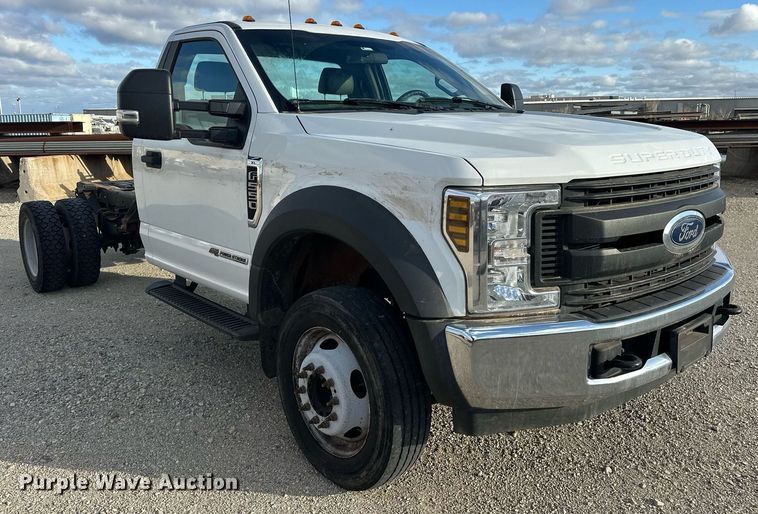 image for item DW5106 2019 Ford F550 Super Duty truck cab and chassis