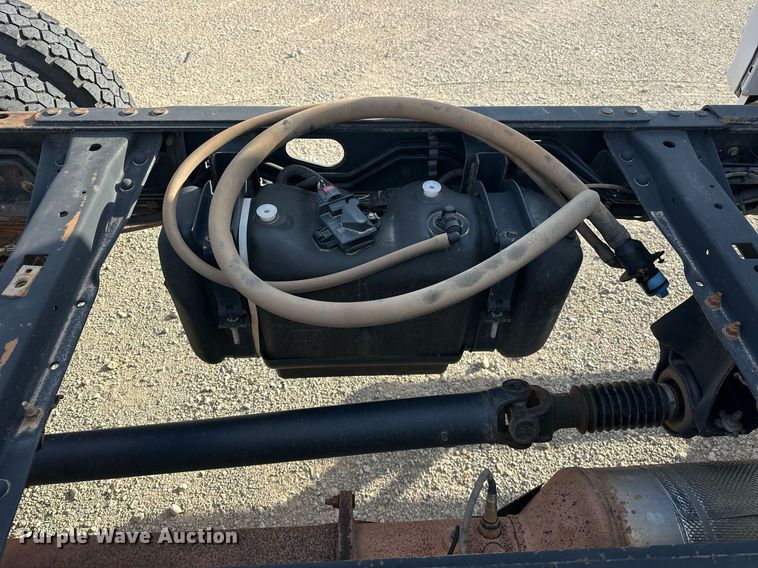 image for item DW5106 2019 Ford F550 Super Duty truck cab and chassis