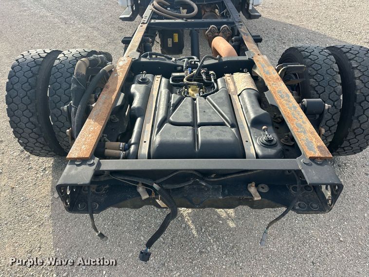 image for item DW5106 2019 Ford F550 Super Duty truck cab and chassis