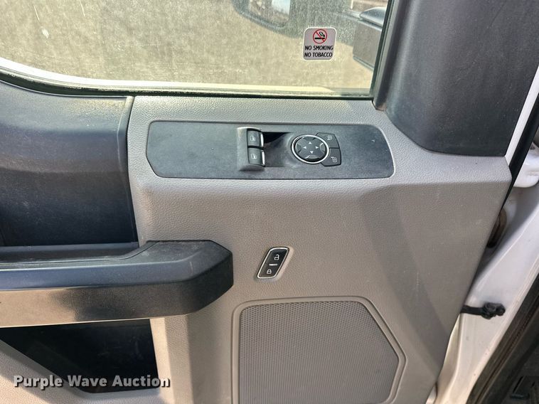 image for item DW5106 2019 Ford F550 Super Duty truck cab and chassis