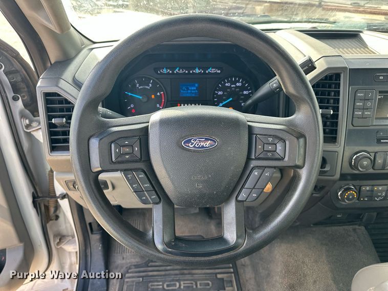 image for item DW5106 2019 Ford F550 Super Duty truck cab and chassis