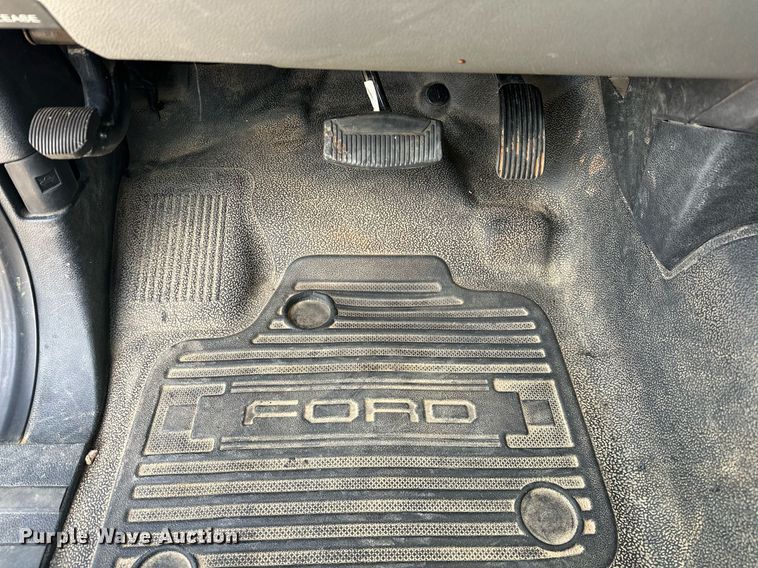 image for item DW5106 2019 Ford F550 Super Duty truck cab and chassis