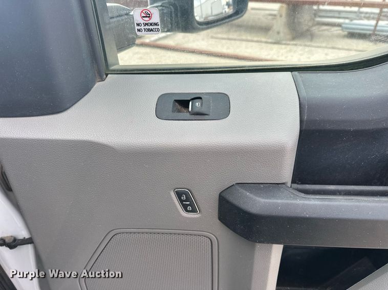 image for item DW5106 2019 Ford F550 Super Duty truck cab and chassis