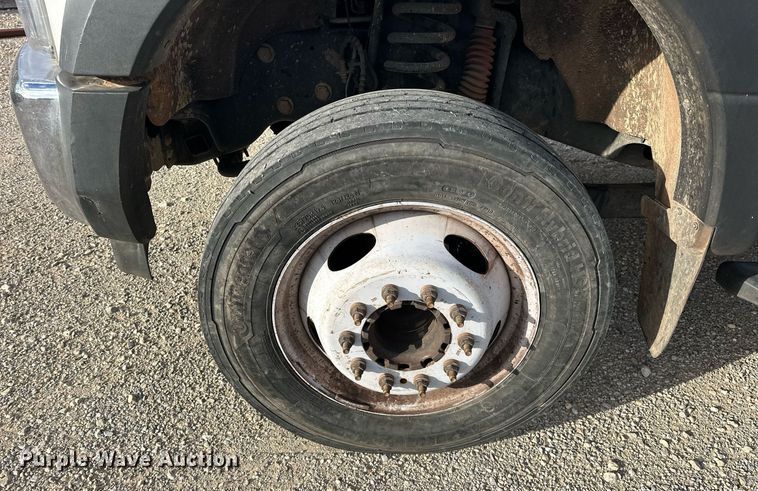 image for item DW5106 2019 Ford F550 Super Duty truck cab and chassis