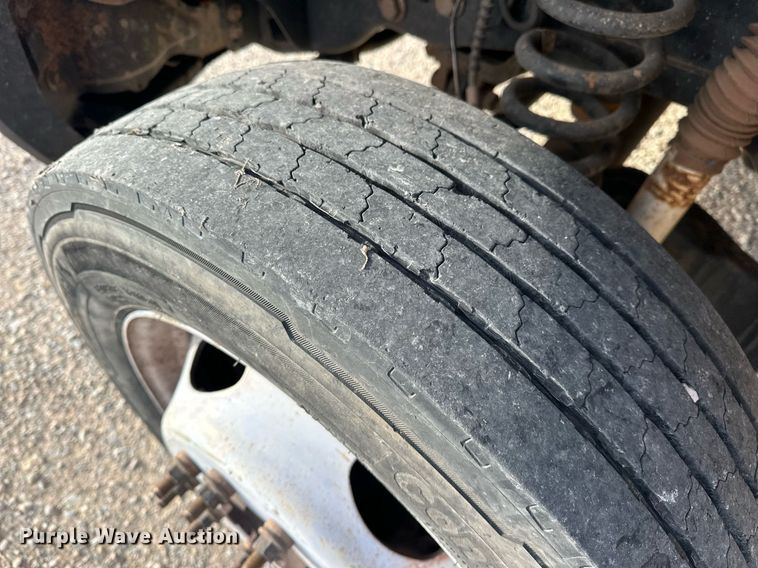 image for item DW5106 2019 Ford F550 Super Duty truck cab and chassis