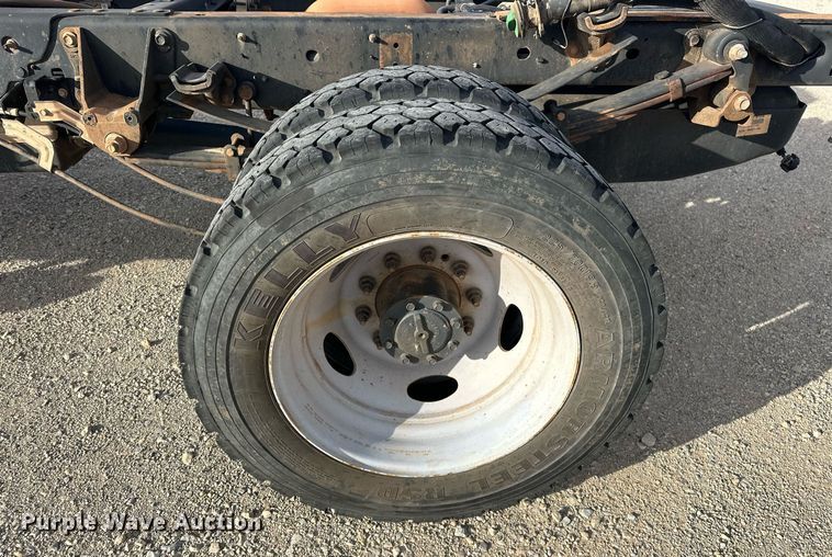 image for item DW5106 2019 Ford F550 Super Duty truck cab and chassis