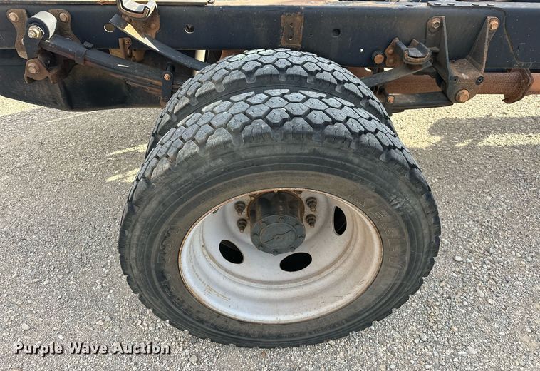 image for item DW5106 2019 Ford F550 Super Duty truck cab and chassis