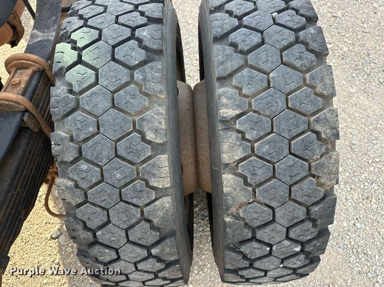 image for item DW5106 2019 Ford F550 Super Duty truck cab and chassis