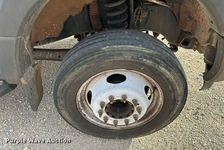 image for item DW5106 2019 Ford F550 Super Duty truck cab and chassis