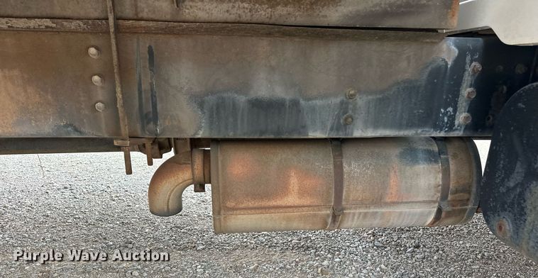 image for item DW5107 1998 International 4700 4X2 box truck