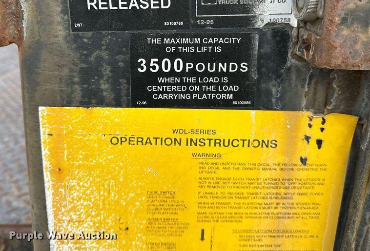 image for item DW5107 1998 International 4700 4X2 box truck