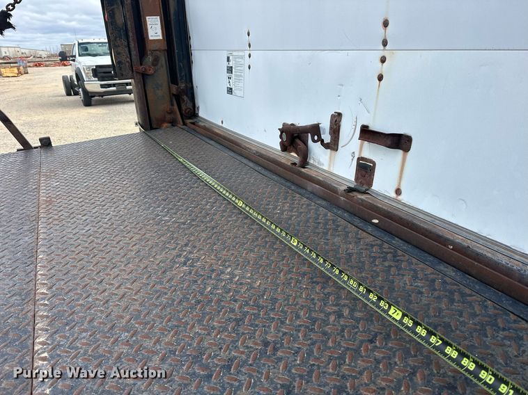 image for item DW5107 1998 International 4700 4X2 box truck