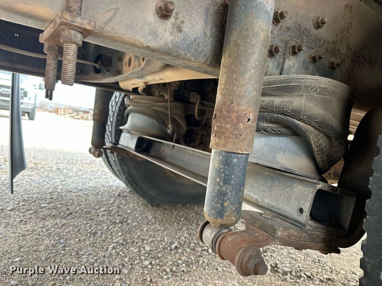 image for item DW5107 1998 International 4700 4X2 box truck