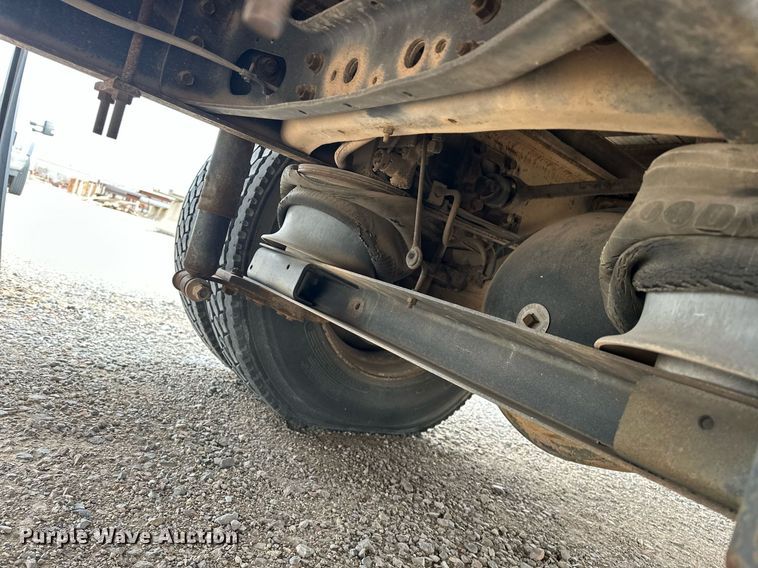 image for item DW5107 1998 International 4700 4X2 box truck