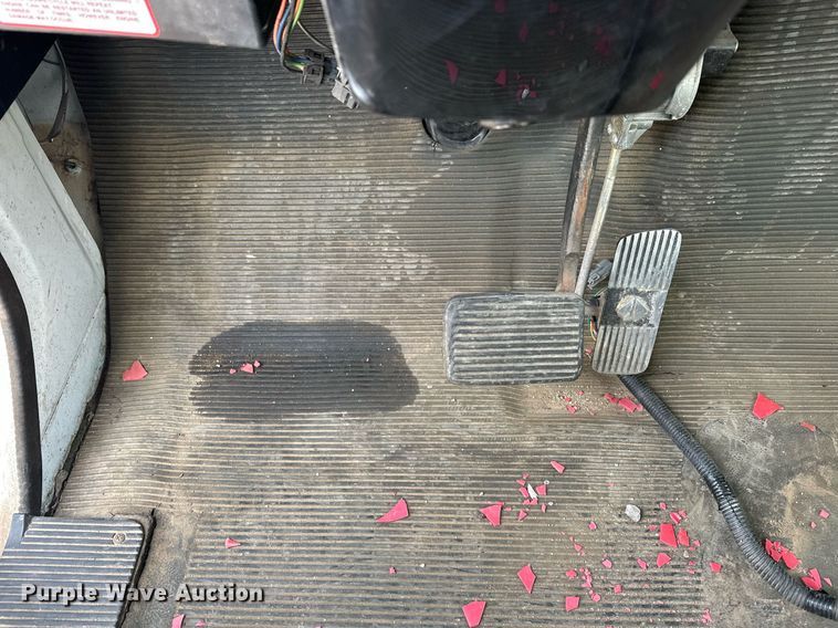 image for item DW5107 1998 International 4700 4X2 box truck