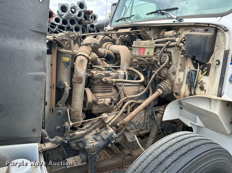 image for item DW5107 1998 International 4700 4X2 box truck