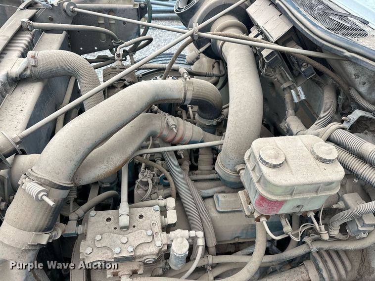 image for item DW5107 1998 International 4700 4X2 box truck