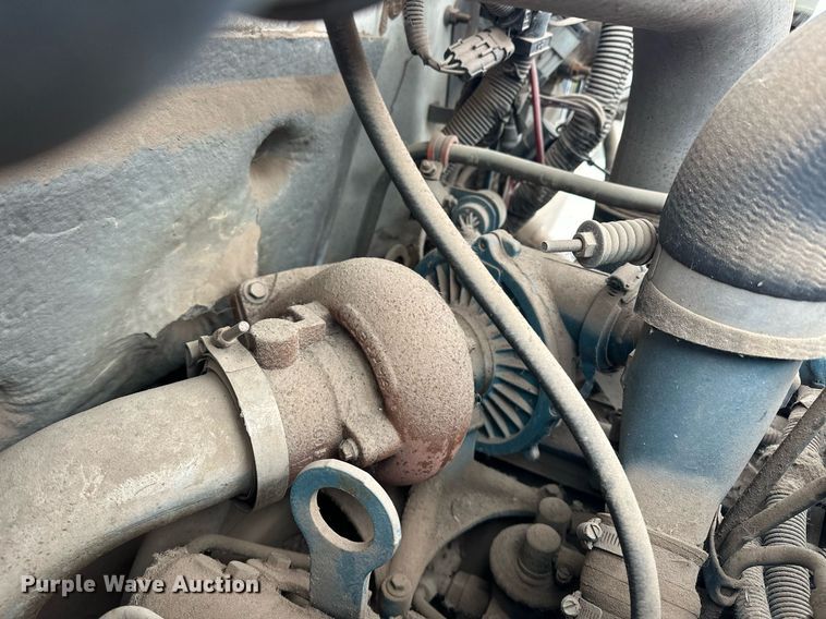 image for item DW5107 1998 International 4700 4X2 box truck