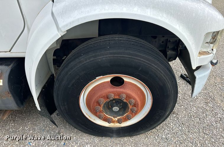 image for item DW5107 1998 International 4700 4X2 box truck