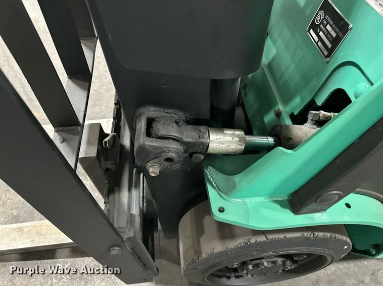 image for item DW5108 Mitsubishi FGC25N forklift